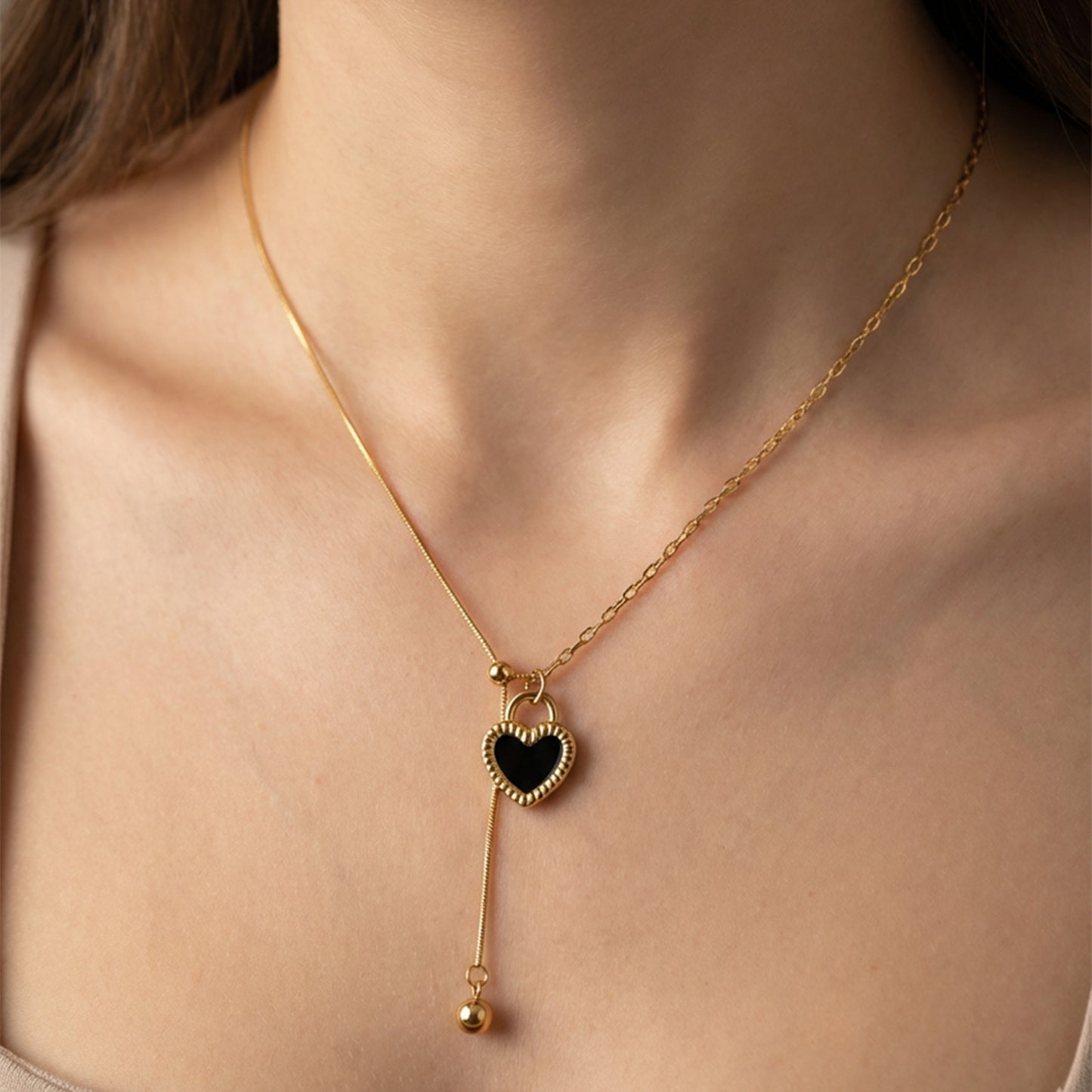 Black / White Double Face Heart Lariat Necklace